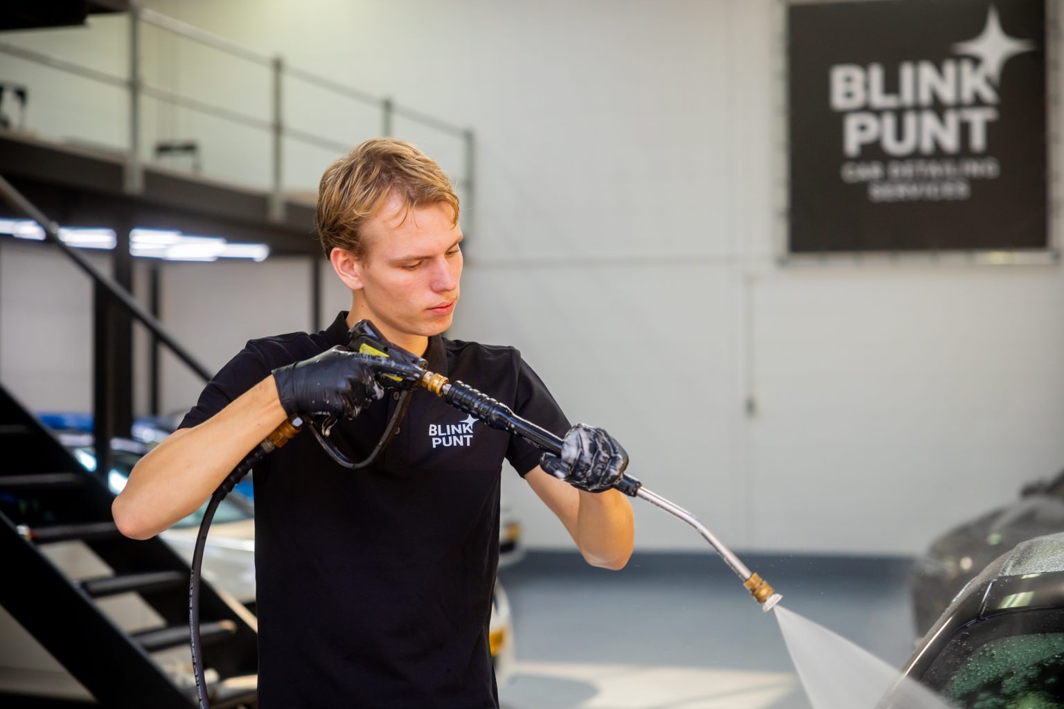 Reinigen bij auto detailing in Den Haag, Blinkpunt Monster
